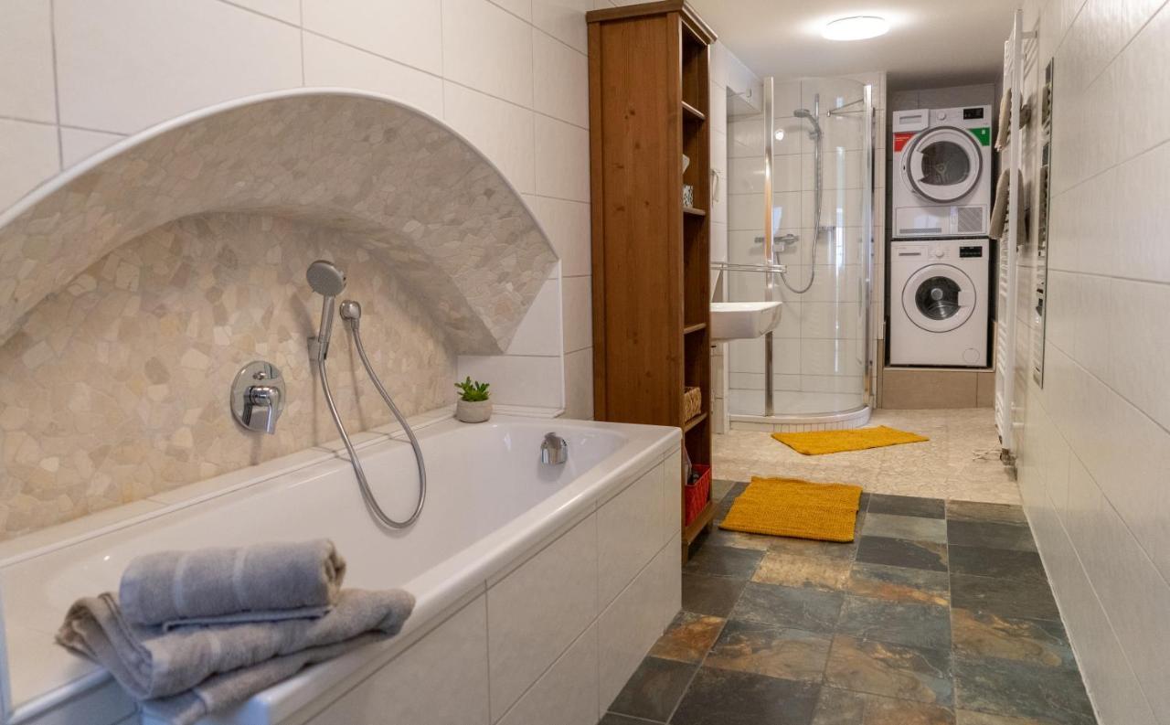 Modern Apartment In The City Center Of باد اسشي المظهر الخارجي الصورة