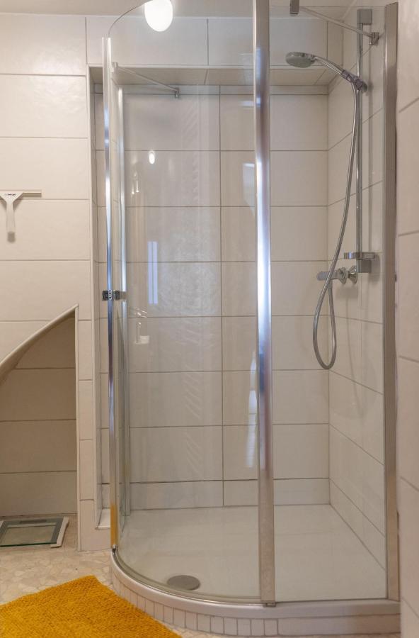 Modern Apartment In The City Center Of باد اسشي المظهر الخارجي الصورة